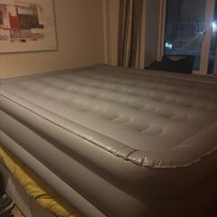 Inflatable bed