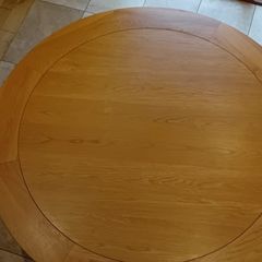 59 Inch Round Table (Excellent Condition)