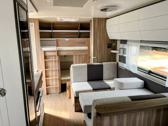 2023 Hobby 6 berth caravan, like new.