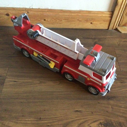 Paw Patrol Large Fire Marshall Fire Truck Lights and Sounds w/Figure