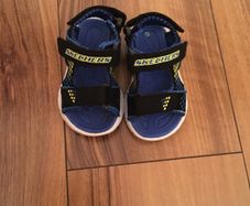 Skechers Sandals with flashing lights size EU-21, UK-4