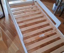 Toddler bed