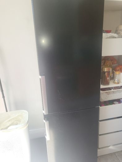 Clean fridge