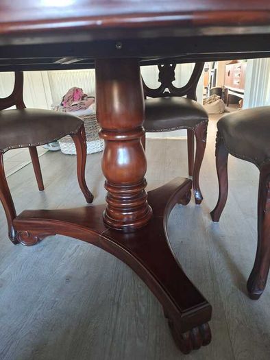 Mahogany Table and Chairs for Sale -  Quick Sale