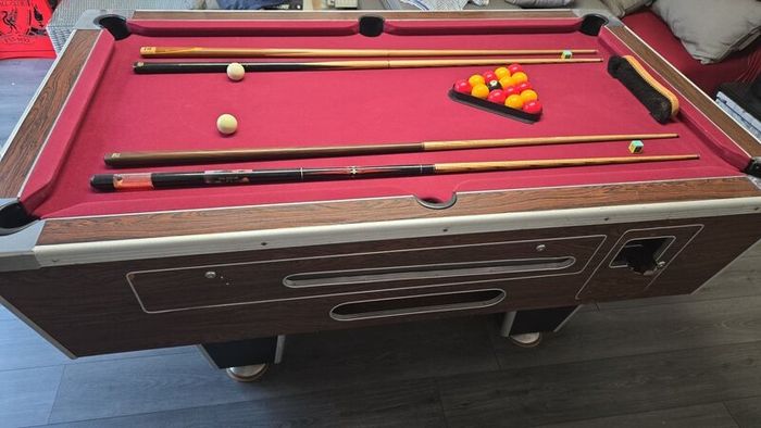 Pool table