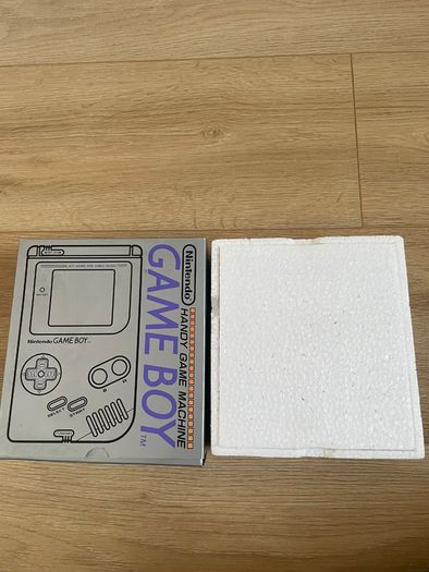 Nintendo Gameboy Classic DMG-001 Boxed with Earphones, Manual and Flash Card 4GB