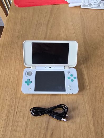 New Nintendo 2DS XL Animal Crossing