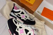 Louis Vuitton Pink &amp; black skates