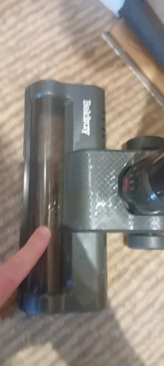 Cordless vacuum