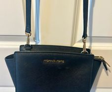 MICHAEL KORS Selma Medium Saffiano Leather Messenger Black