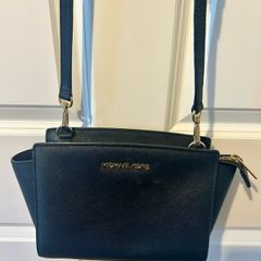 MICHAEL KORS Selma Medium Saffiano Leather Messenger Black