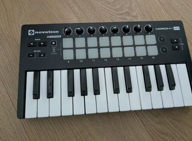 Novation Launchkey mini