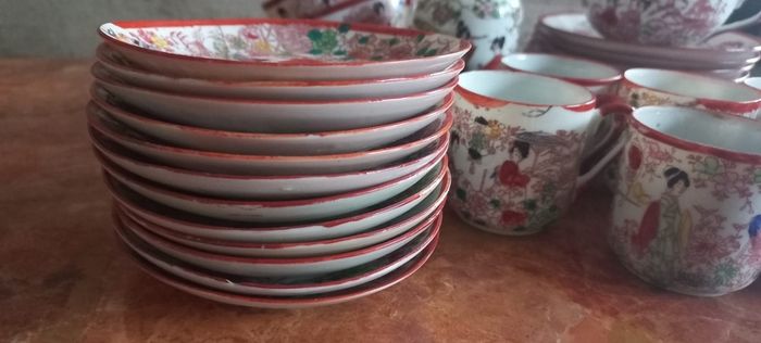 Japanese Maruku china set