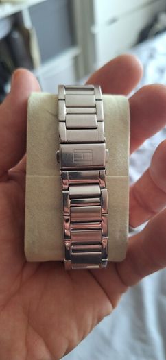 tommy hilfiger mens watch