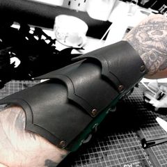 leather arm braces
