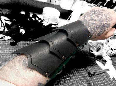 leather arm braces