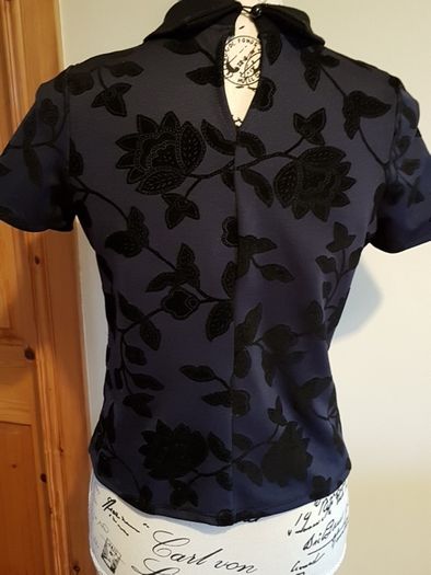 Size 8 Navy and Black Top