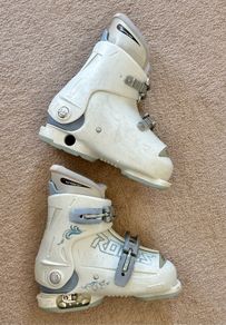 Kids adjustable ski boots