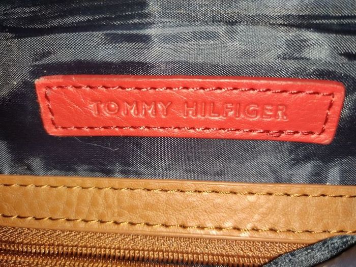 Tommy Hilfiger lovely shoulder medium size bag Postage included