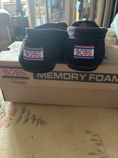 Sketchers Bobs Canvas Slip ons Size 4