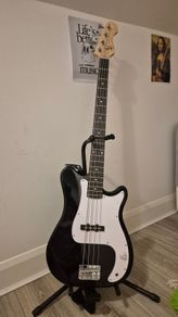 bass guitar