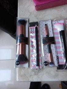 Selection Of Cosmetic  Brush Set.  In Original  Packaging.