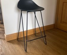 Bar stool