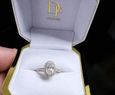 Diamond ring / Engagement ring
