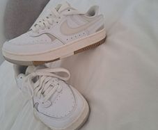 boys nike trainer