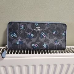 Coach purse (authentic)