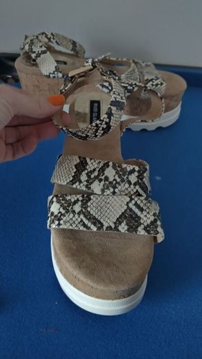 River island sandles