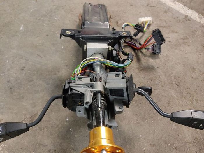 E34 Steering Colm with wheel