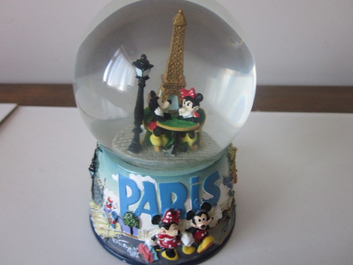 Disney Mickey Minnie Paris Eiffel Tower Snow Globe