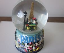Disney Mickey Minnie Paris Eiffel Tower Snow Globe