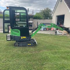Mini digger. OKW12.