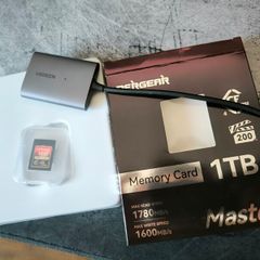 CFexpress Card type A (Sony) + Reader