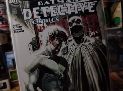Detective Comics ! Batman ! Issue #851 ! 1st Appearance of the Veil, Millicent Mayne ! 2009 ! by DC Comics !