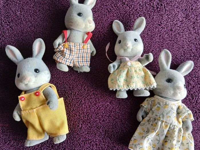 Vintage Sylvanian Families Cottontail Rabbit Family