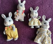 Vintage Sylvanian Families Cottontail Rabbit Family