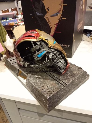 Beast Kingdom Ironman battle damaged display