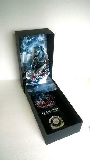 The God of War Chains of Olympus Press Kit PLUS Patapon Press Kit SUPER RARE This is one of the most sought after collectible Press Kits Sony has ever produced. Rare and hard to find fully complete, Esperino unboxes the Press Kit for the first God of War