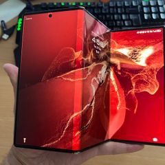 TRI-FOLD - Huawei Mate XT Ultimate Design
