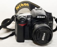 Nikon D7000 DSLR + 50mm F1.8 Prime Lens. Ex Condition.
