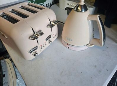 kettle and toaster