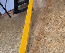 Anti slip stair grip