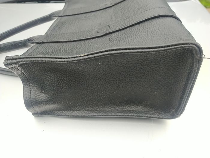 Handbag tote style
