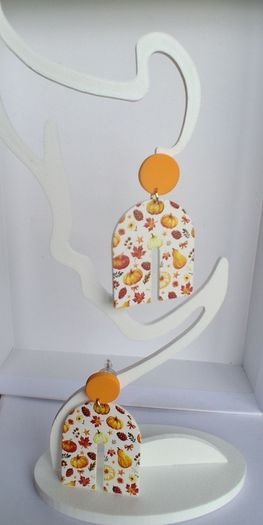Autumnl Fever Leaf & Pumpkin Motif N Shape Clay Earrings
