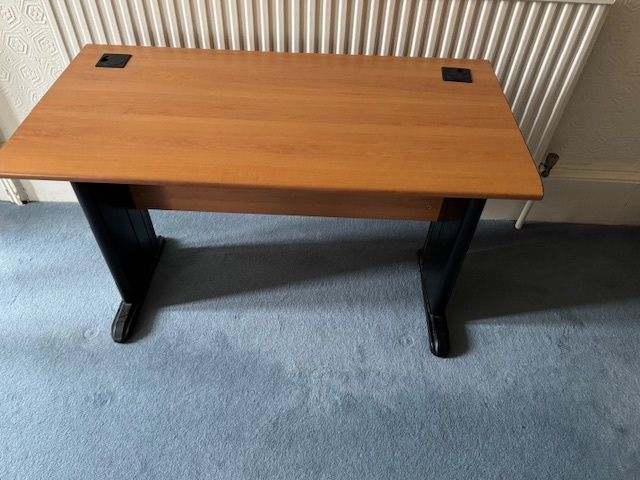 Computer desk