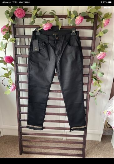 trousers  Bnwt kalisson size 40 black stretch with embellishments