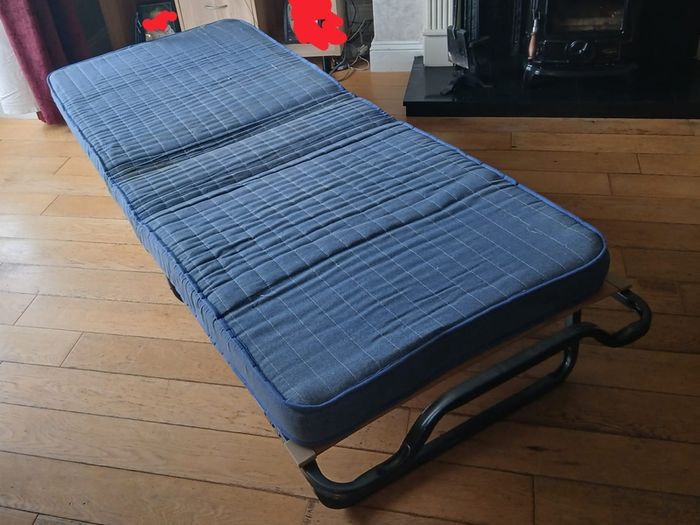 Folding bed